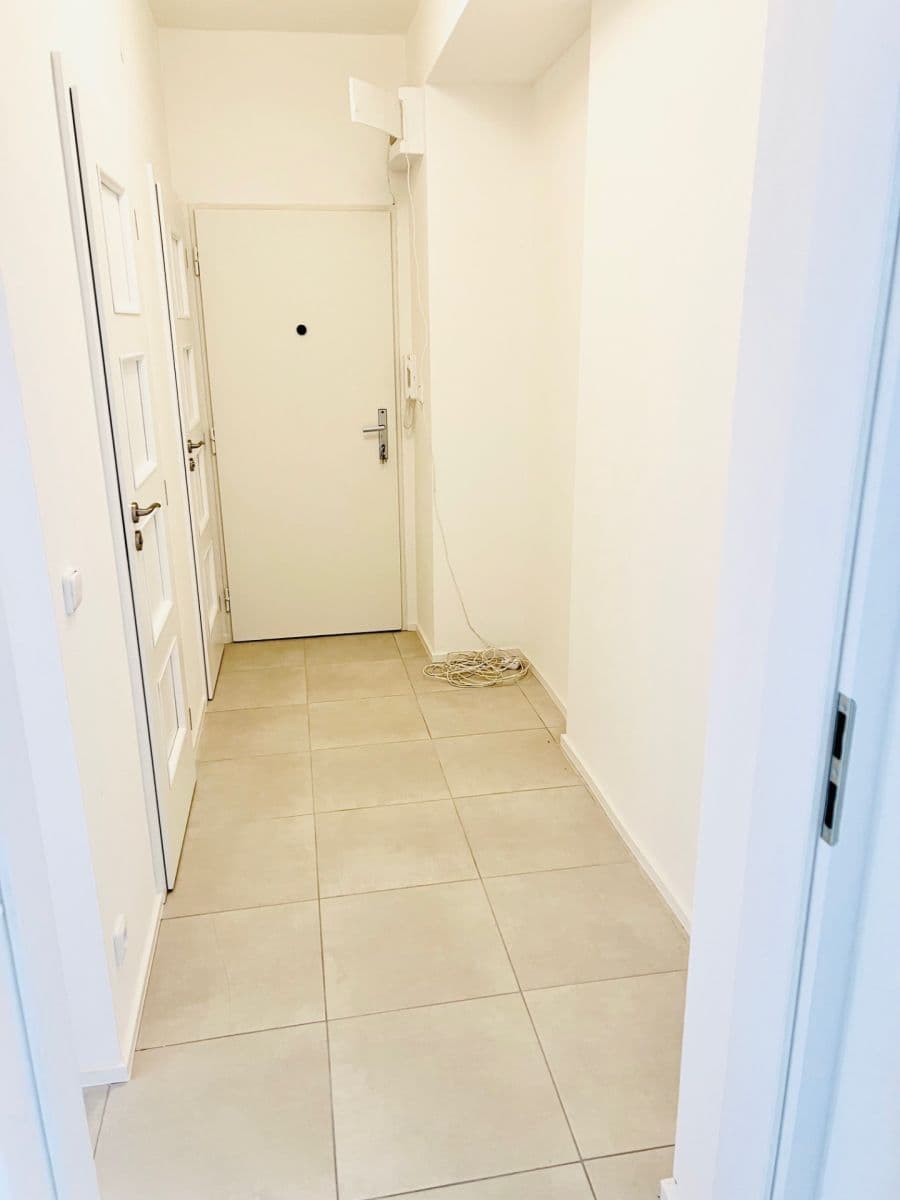 Prenájom bytu 2-izbový 51 m², Na Královkách, Kuřim, Jihomoravský kraj Prenájom bytu 2-izbový 51 m², Na Královkách, Kuřim, Jihomoravský kraj