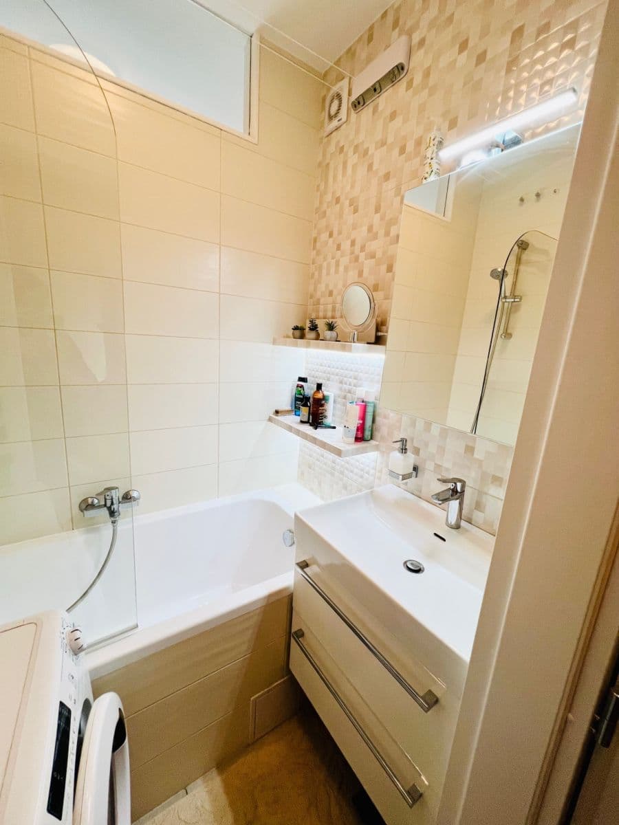Prenájom bytu 2-izbový 51 m², Na Královkách, Kuřim, Jihomoravský kraj Prenájom bytu 2-izbový 51 m², Na Královkách, Kuřim, Jihomoravský kraj