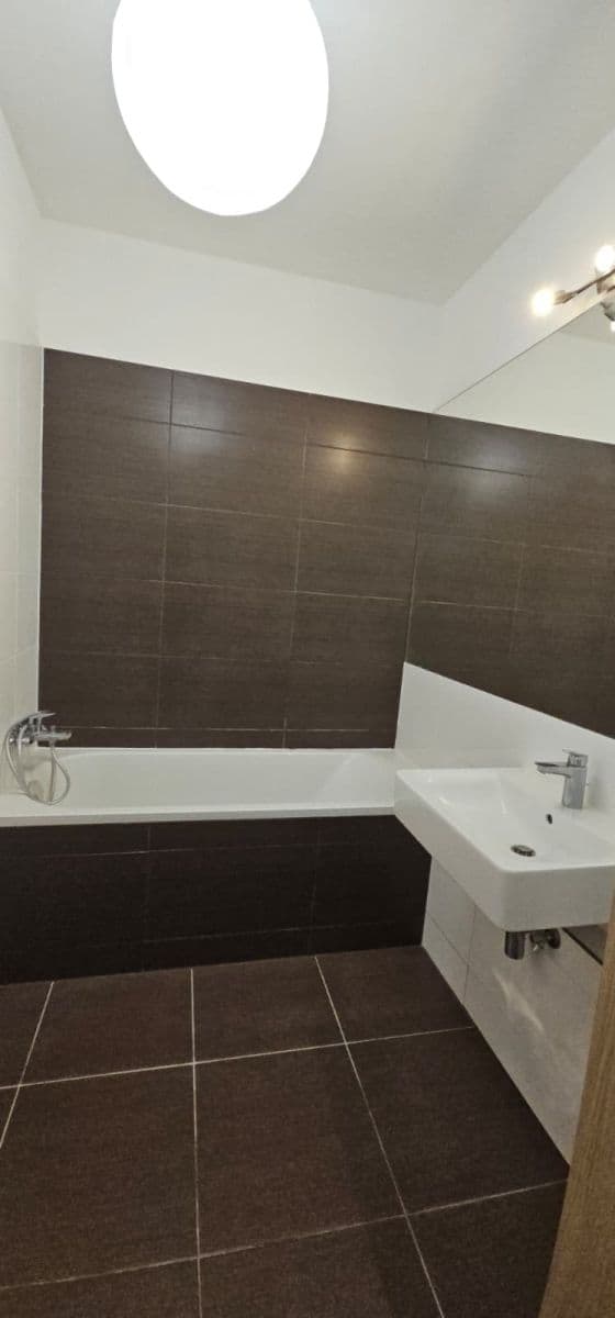 Prenájom bytu 2-izbový 63 m², Žitenická, Praha, Praha Prenájom bytu 2-izbový 63 m², Žitenická, Praha, Praha