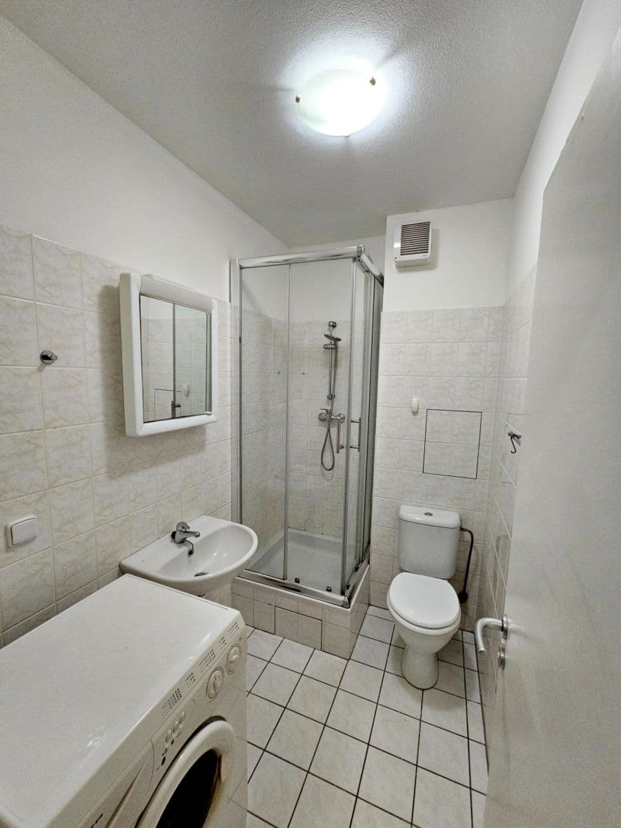 Prenájom bytu 1-izbový 30 m², Za Mlýnem, Hostivice, Středočeský kraj Prenájom bytu 1-izbový 30 m², Za Mlýnem, Hostivice, Středočeský kraj