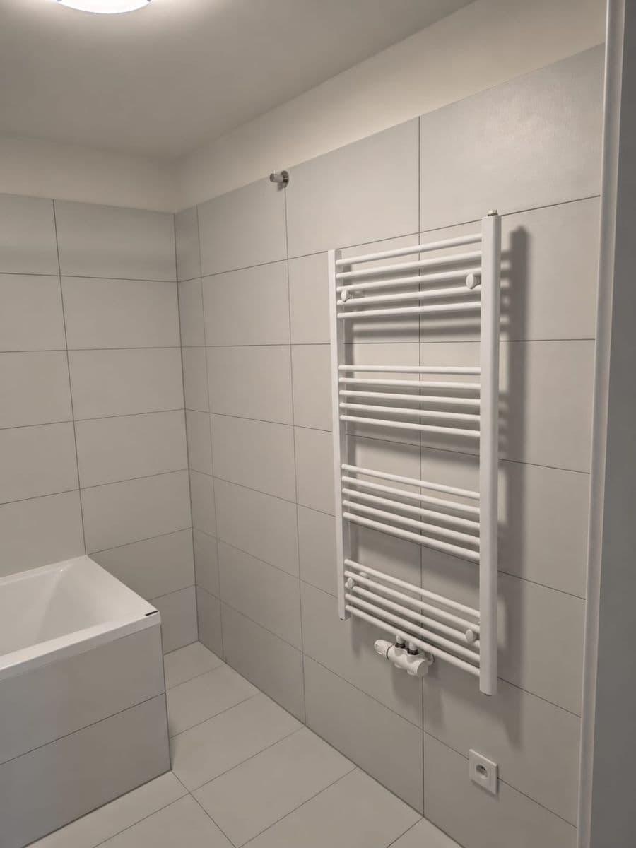 Prenájom bytu 3-izbový 73 m², Fabiánové, Praha, Praha Prenájom bytu 3-izbový 73 m², Fabiánové, Praha, Praha