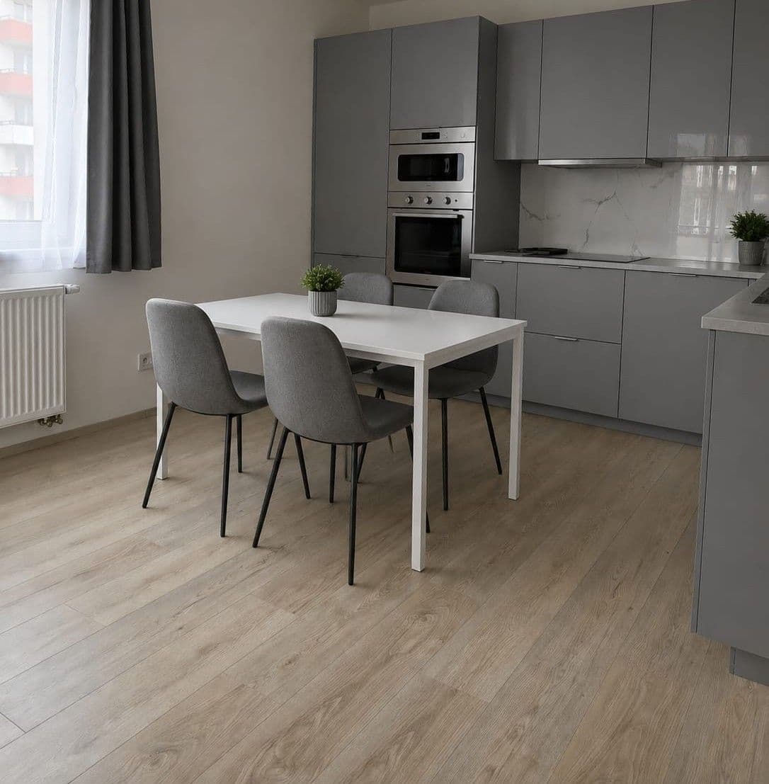 Prenájom bytu 3-izbový 73 m², Fabiánové, Praha, Praha Prenájom bytu 3-izbový 73 m², Fabiánové, Praha, Praha