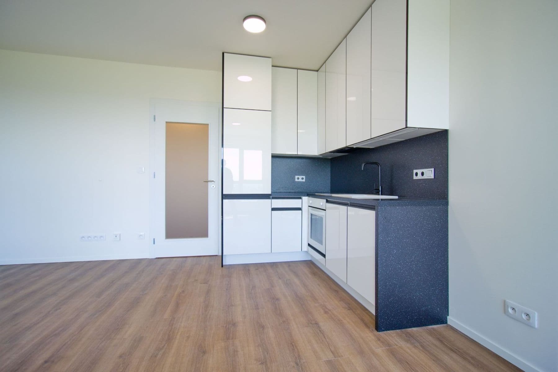 Prenájom bytu 1-izbový 39 m², Arnošta Valenty, Praha, Praha Prenájom bytu 1-izbový 39 m², Arnošta Valenty, Praha, Praha