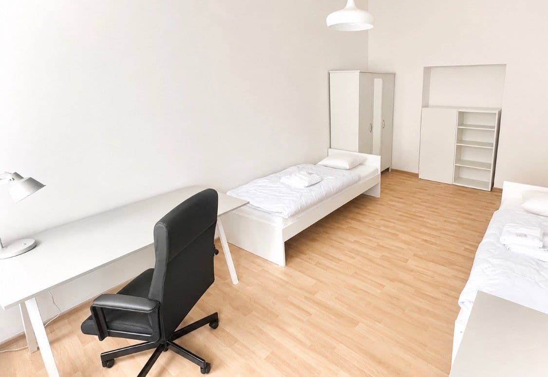 Prenájom bytu 4-izbový 20 m², Londýnská, Praha, Praha Prenájom bytu 4-izbový 20 m², Londýnská, Praha, Praha