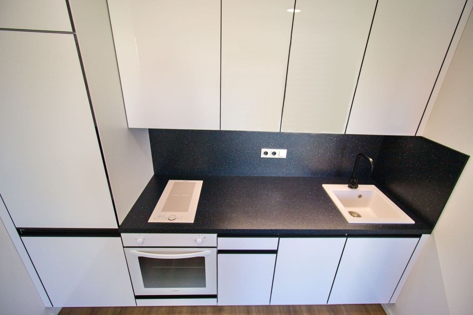 Prenájom bytu 1-izbový 40 m², Arnošta Valenty, Praha, Praha Prenájom bytu 1-izbový 40 m², Arnošta Valenty, Praha, Praha