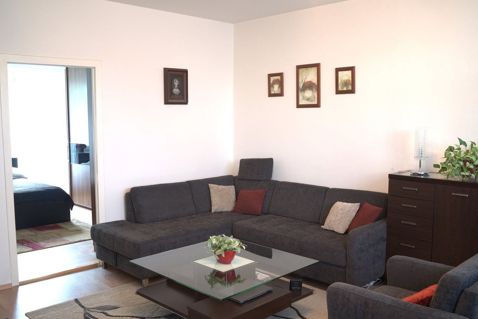 Prenájom bytu 4-izbový 82 m², Polabská, Praha, Praha Prenájom bytu 4-izbový 82 m², Polabská, Praha, Praha