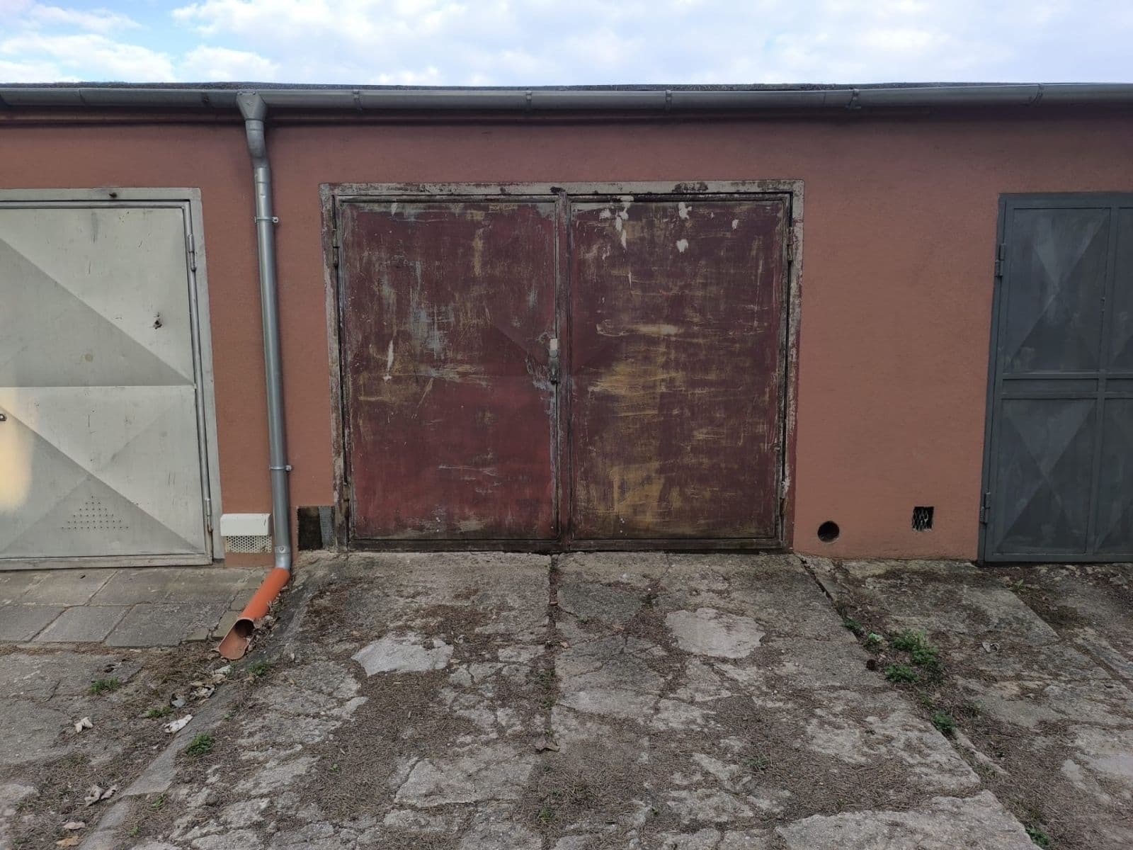 Predaj garáže 23 m², J. A. Komenského, Zbýšov, Jihomoravský kraj Predaj garáže 23 m², J. A. Komenského, Zbýšov, Jihomoravský kraj