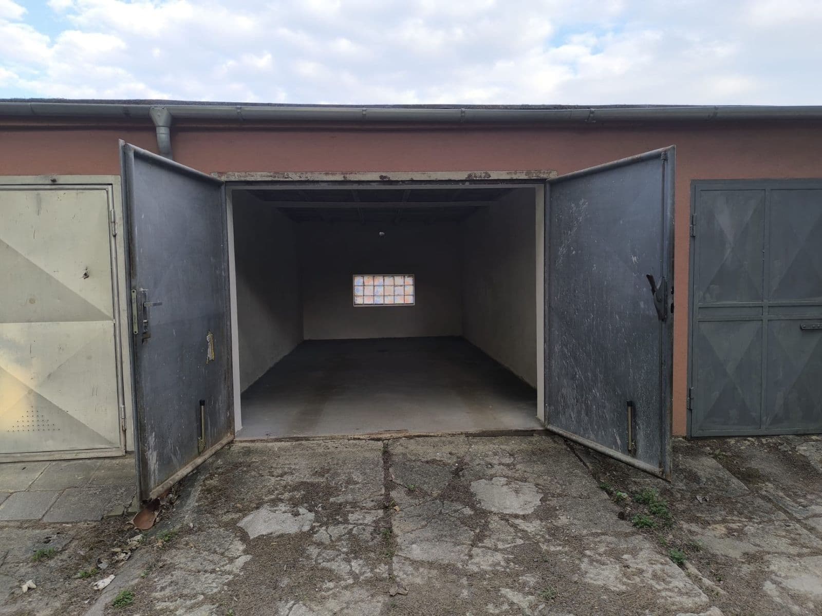 Predaj garáže 23 m², J. A. Komenského, Zbýšov, Jihomoravský kraj Predaj garáže 23 m², J. A. Komenského, Zbýšov, Jihomoravský kraj