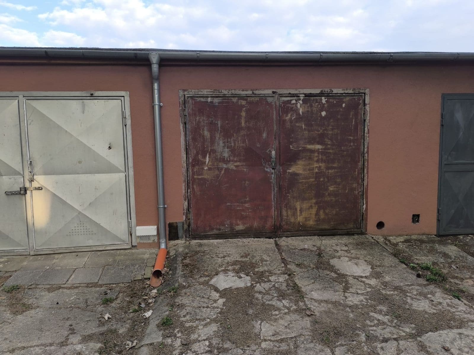 Predaj garáže 23 m², J. A. Komenského, Zbýšov, Jihomoravský kraj Predaj garáže 23 m², J. A. Komenského, Zbýšov, Jihomoravský kraj