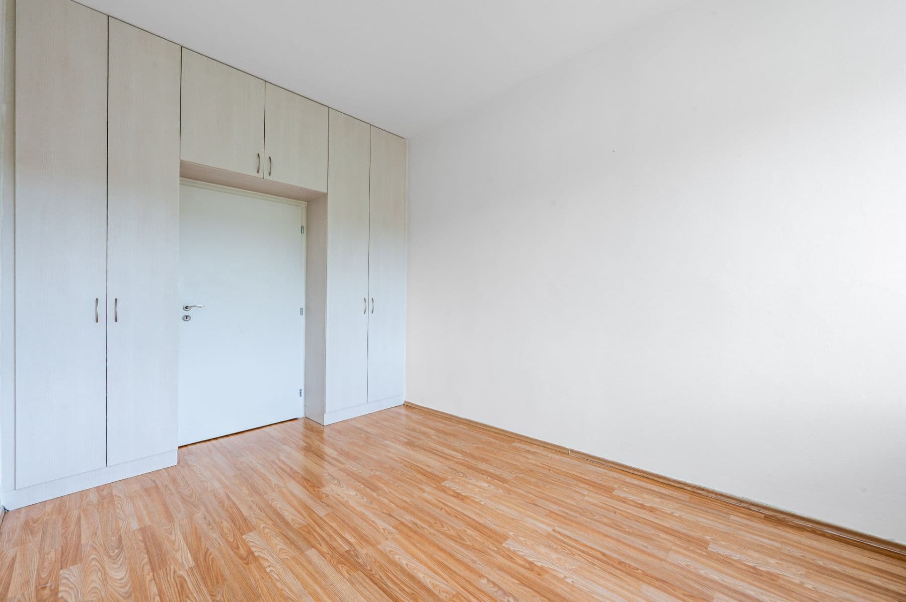 Prenájom bytu 3-izbový 80 m², Bělohorská, Praha, Praha Prenájom bytu 3-izbový 80 m², Bělohorská, Praha, Praha