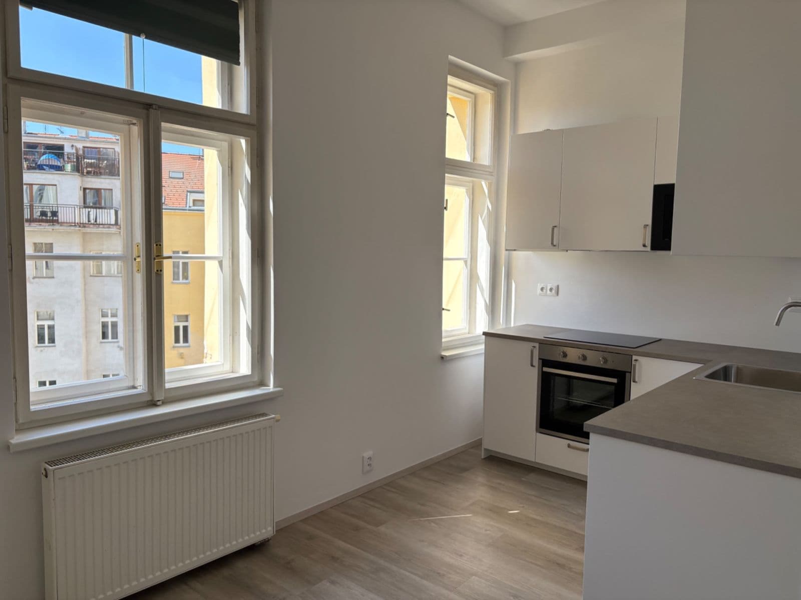 Prenájom bytu 2-izbový 78 m², Lužická, Praha, Praha Prenájom bytu 2-izbový 78 m², Lužická, Praha, Praha