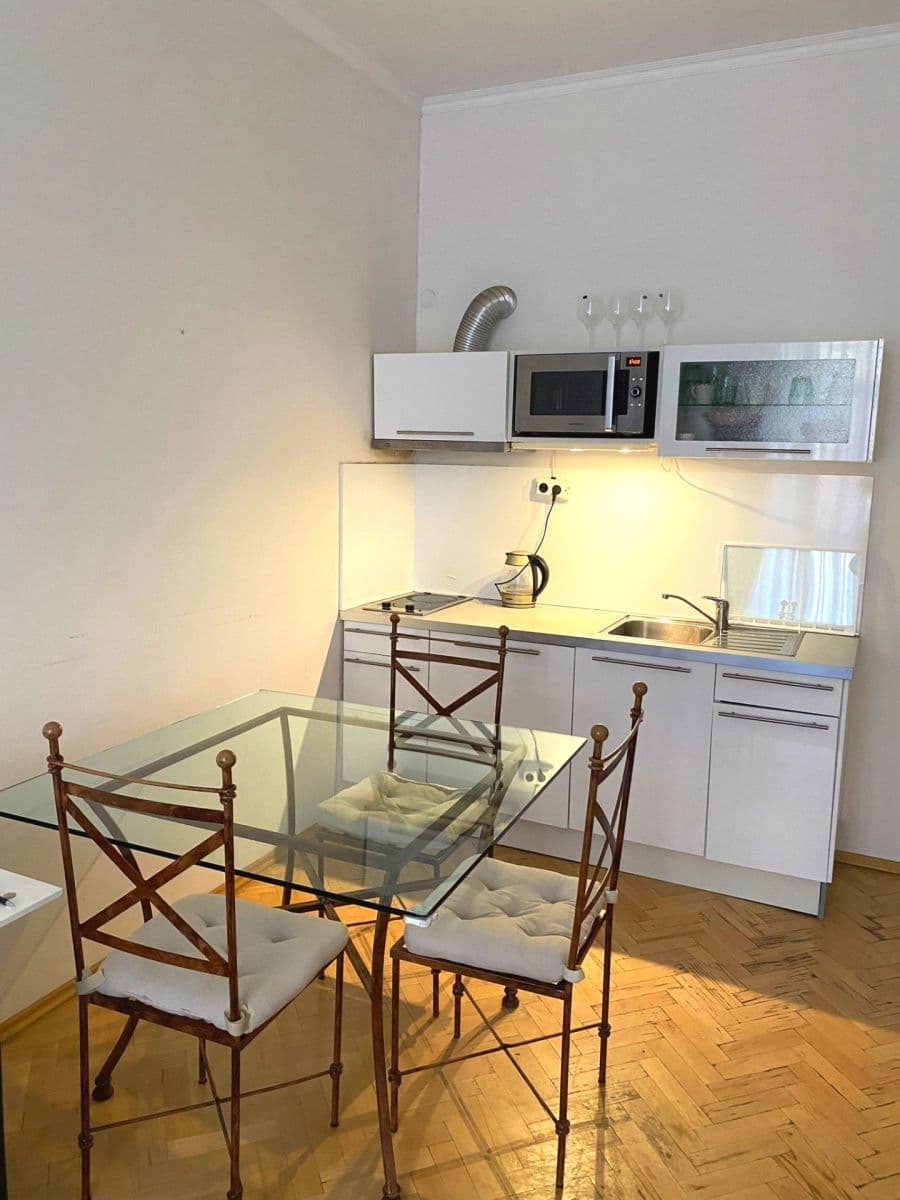 Prenájom bytu 2-izbový 50 m², Na Výtoni, Praha, Praha Prenájom bytu 2-izbový 50 m², Na Výtoni, Praha, Praha