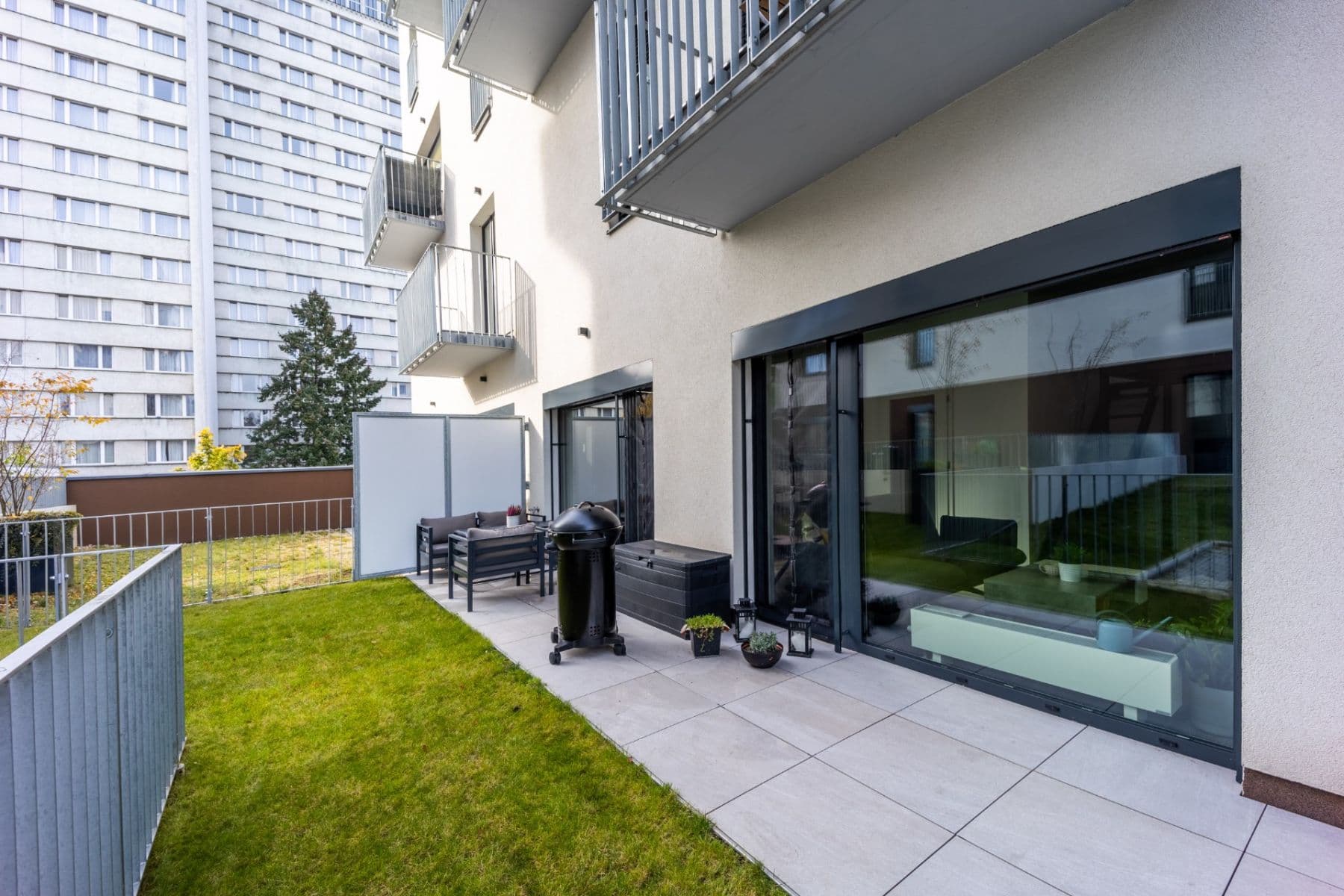 Prenájom bytu 1-izbový 39 m², Štěchovická, Praha, Praha Prenájom bytu 1-izbový 39 m², Štěchovická, Praha, Praha