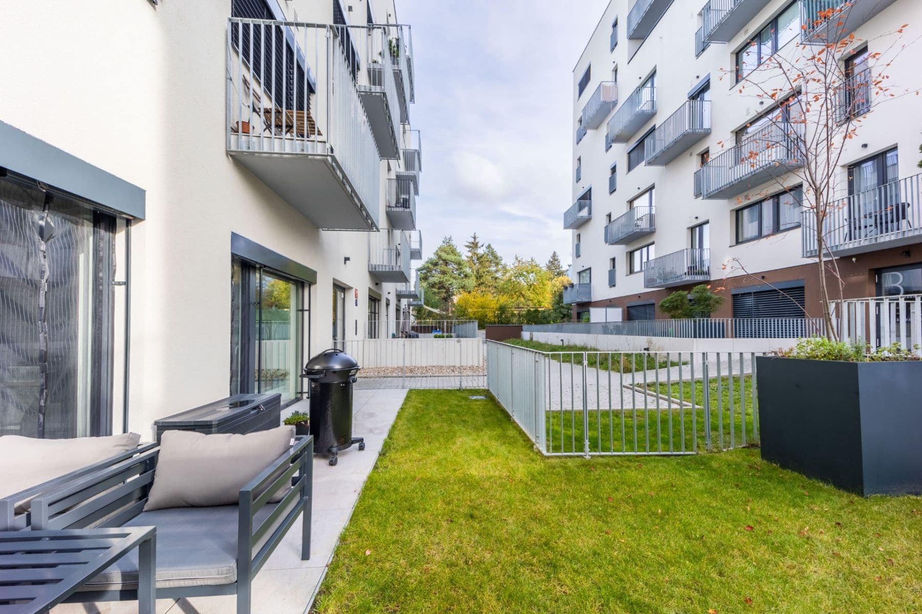 Prenájom bytu 1-izbový 39 m², Štěchovická, Praha, Praha Prenájom bytu 1-izbový 39 m², Štěchovická, Praha, Praha