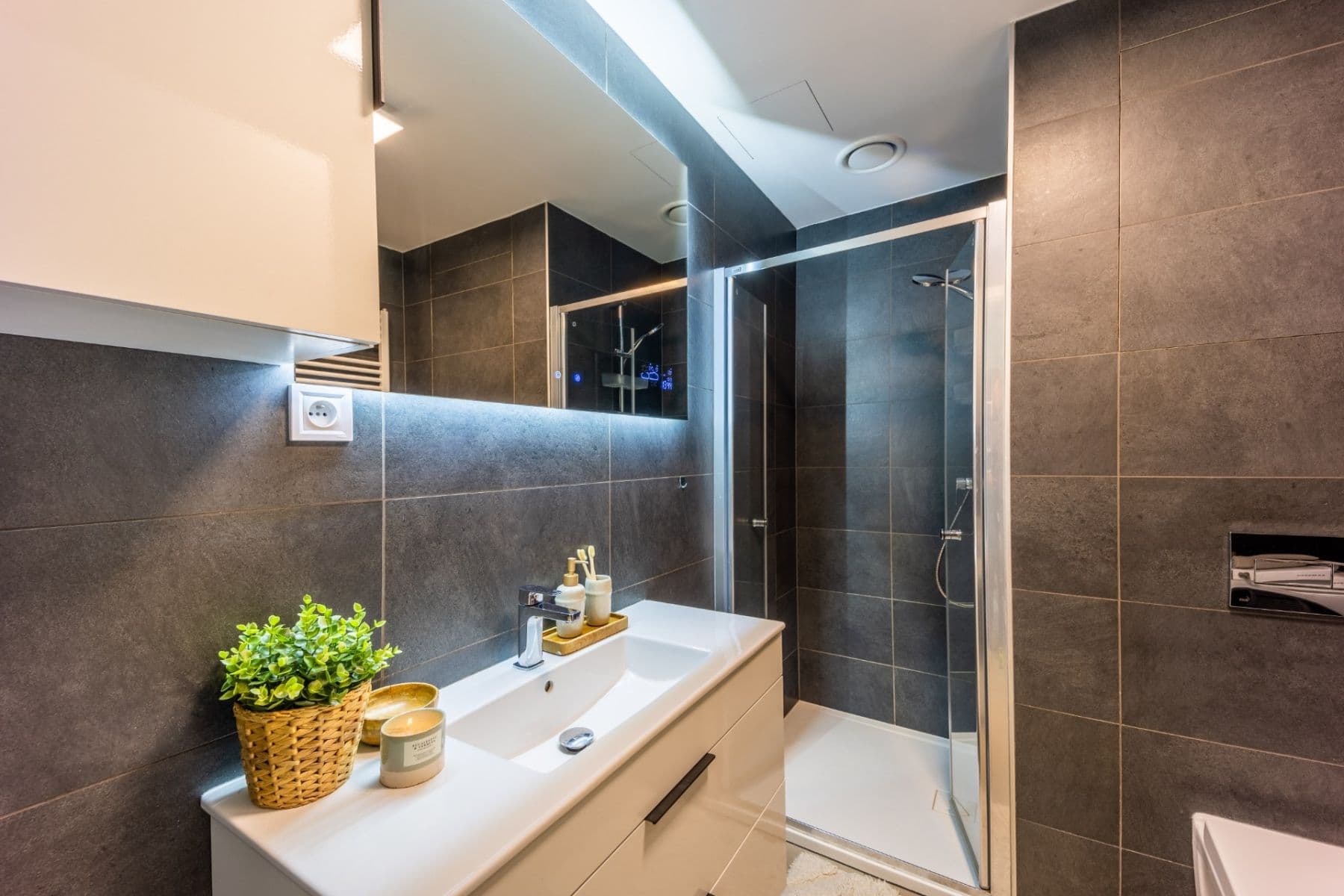 Prenájom bytu 1-izbový 39 m², Štěchovická, Praha, Praha Prenájom bytu 1-izbový 39 m², Štěchovická, Praha, Praha