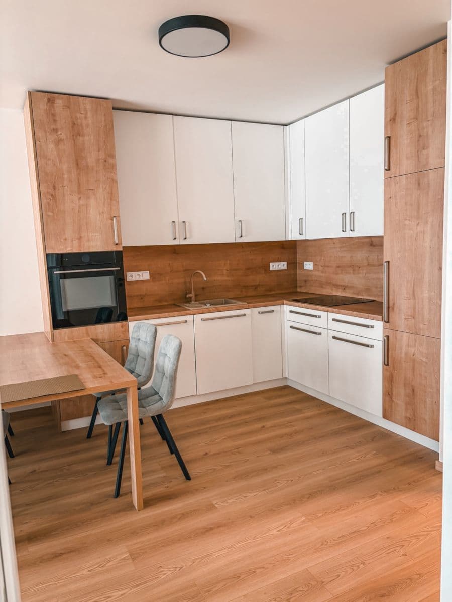 Prenájom bytu 2-izbový 56 m², Poděbradská, Praha, Praha Prenájom bytu 2-izbový 56 m², Poděbradská, Praha, Praha