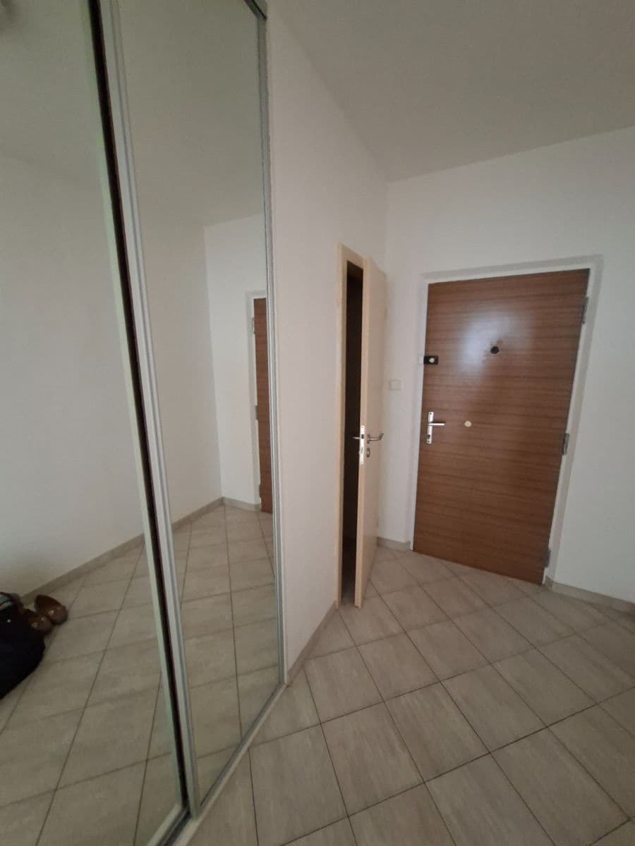 Prenájom bytu 2-izbový 53 m², Krhanická, Praha, Praha Prenájom bytu 2-izbový 53 m², Krhanická, Praha, Praha