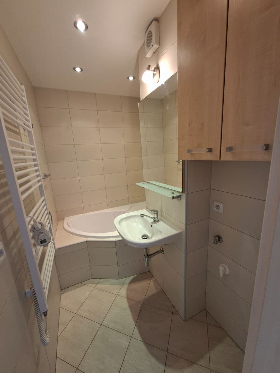 Prenájom bytu 2-izbový 53 m², Krhanická, Praha, Praha Prenájom bytu 2-izbový 53 m², Krhanická, Praha, Praha