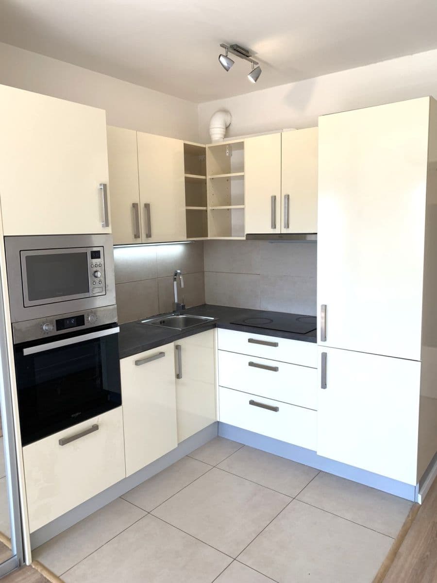Predaj bytu 1-izbový 30 m², Zakšínská, Praha, Praha Predaj bytu 1-izbový 30 m², Zakšínská, Praha, Praha