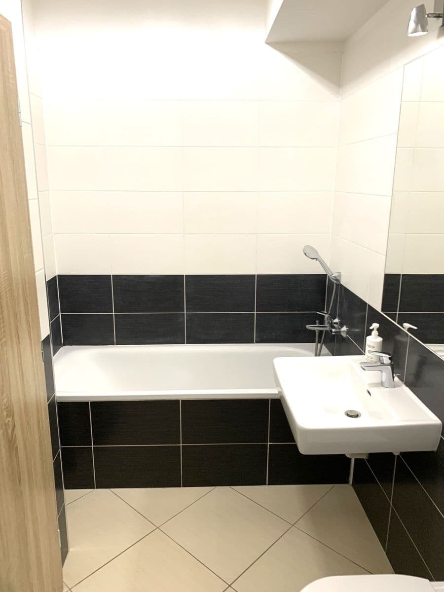 Predaj bytu 1-izbový 30 m², Zakšínská, Praha, Praha Predaj bytu 1-izbový 30 m², Zakšínská, Praha, Praha