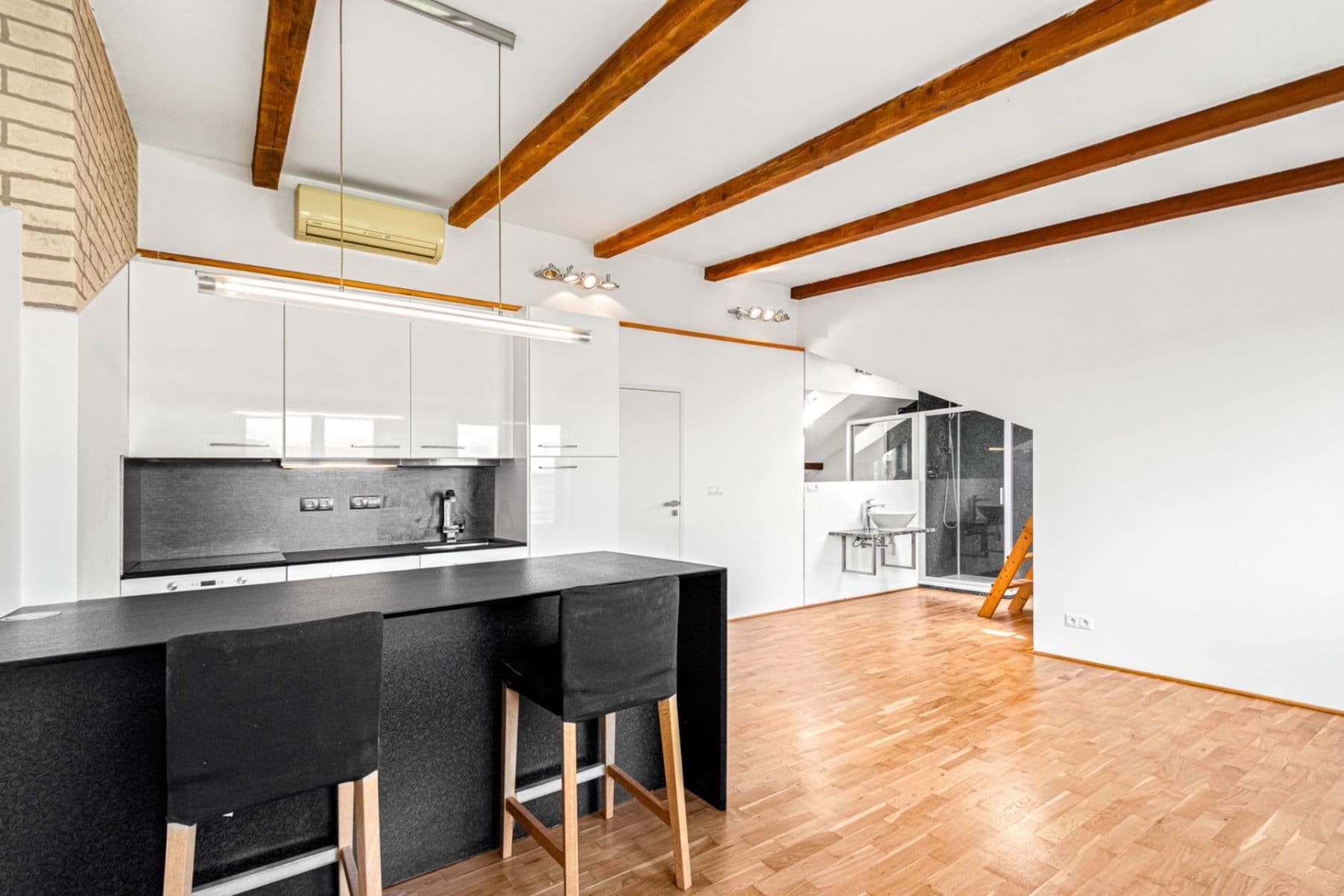 Predaj bytu 1-izbový 33 m², Kamenická, Praha, Praha Predaj bytu 1-izbový 33 m², Kamenická, Praha, Praha