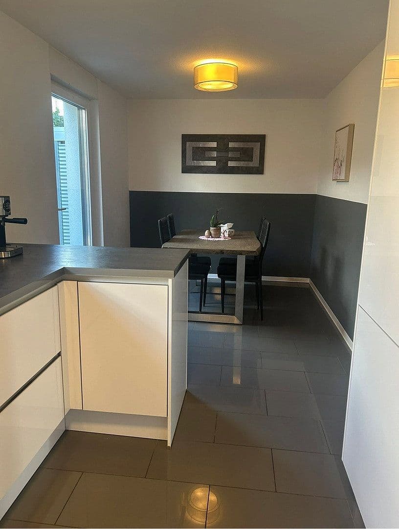 Predaj domu 168 m², pozemek 335 m², Neukircher Straße 5, Bönnigheim, Bádensko-Wurttembersko Predaj domu 168 m², pozemek 335 m², Neukircher Straße 5, Bönnigheim, Bádensko-Wurttembersko