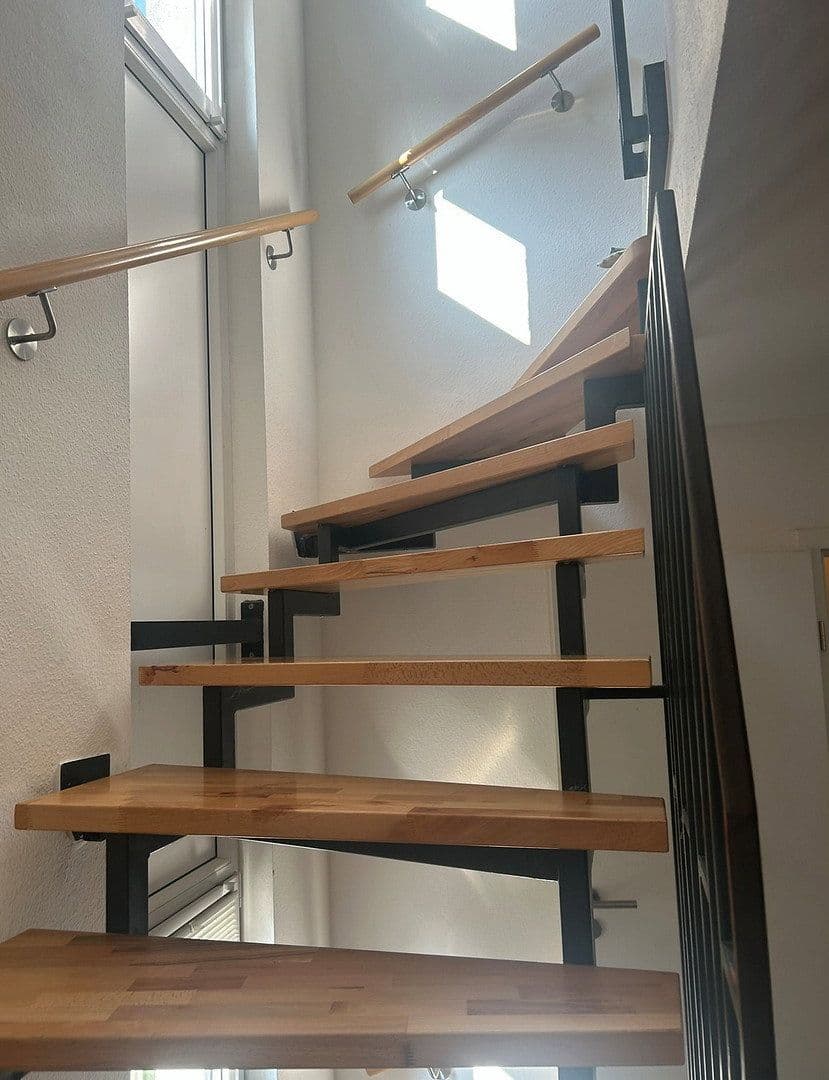 Predaj domu 168 m², pozemek 335 m², Neukircher Straße 5, Bönnigheim, Bádensko-Wurttembersko Predaj domu 168 m², pozemek 335 m², Neukircher Straße 5, Bönnigheim, Bádensko-Wurttembersko
