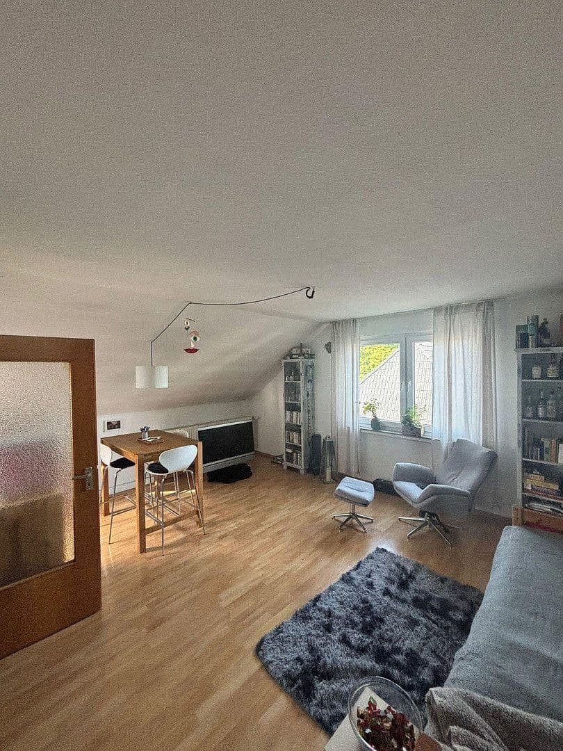 Prenájom bytu 2-izbový 44 m², Heidestr. 172, Köln, Severné Porýnie - Westfálsko Prenájom bytu 2-izbový 44 m², Heidestr. 172, Köln, Severné Porýnie - Westfálsko