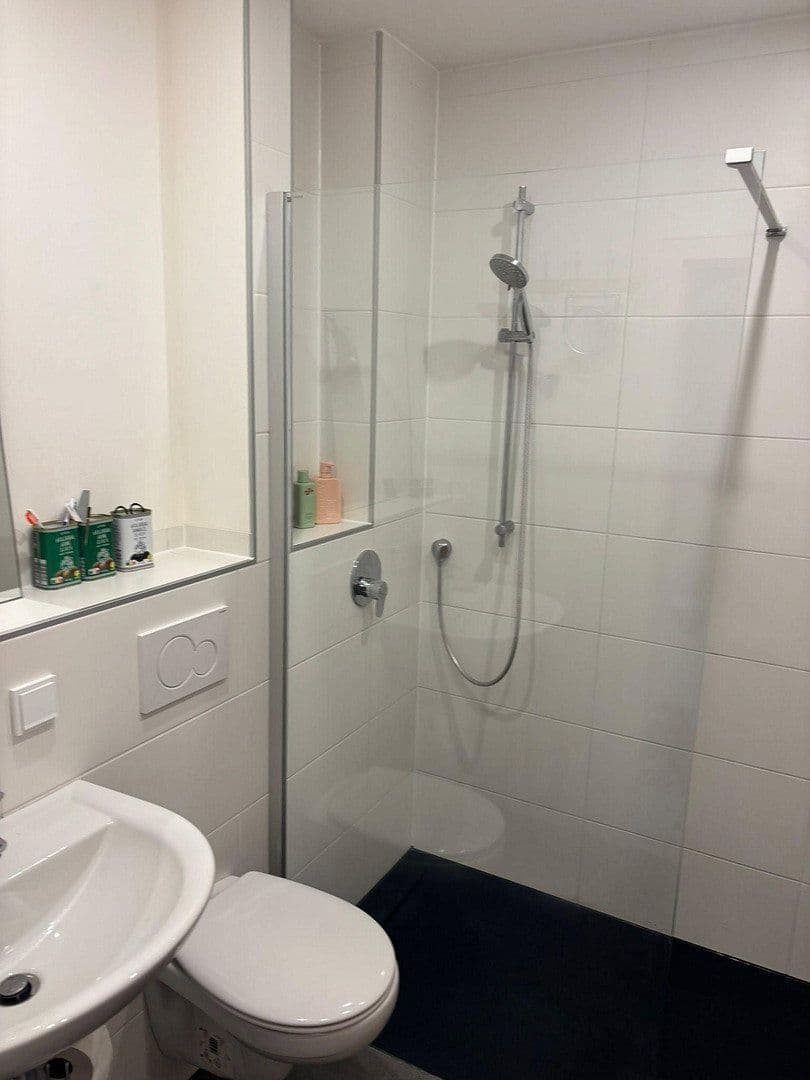 Prenájom bytu 2-izbový 44 m², Heidestr. 172, Köln, Severné Porýnie - Westfálsko Prenájom bytu 2-izbový 44 m², Heidestr. 172, Köln, Severné Porýnie - Westfálsko