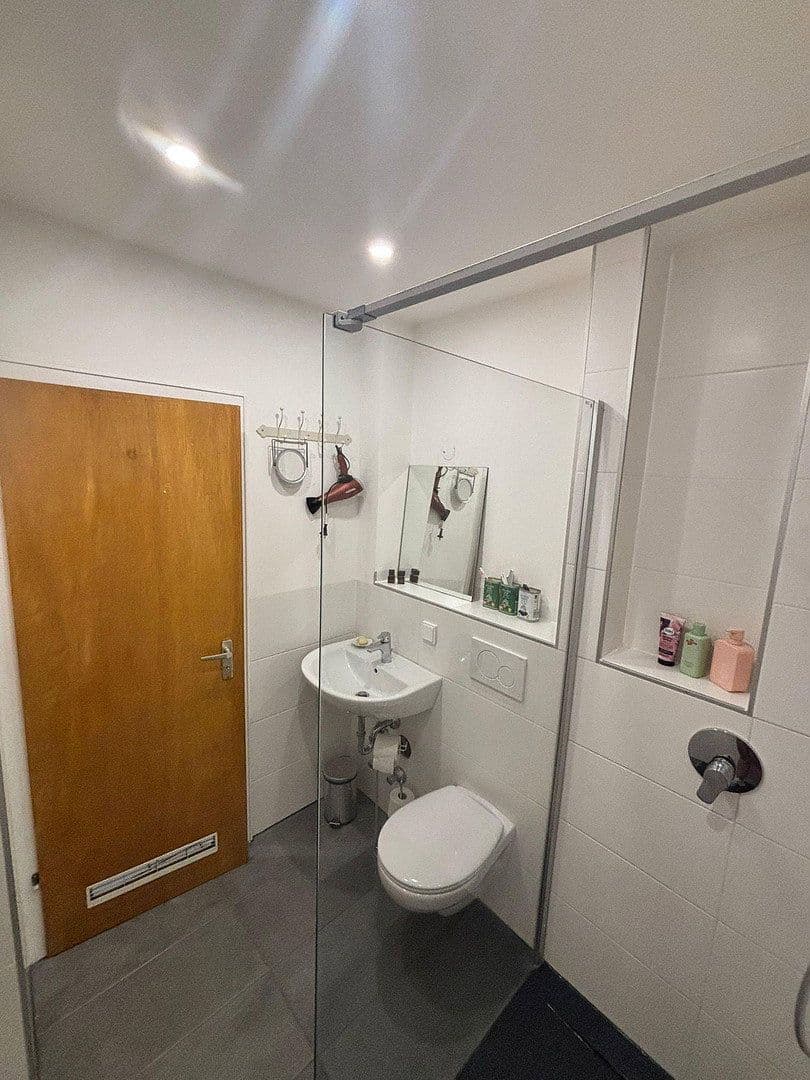 Prenájom bytu 2-izbový 44 m², Heidestr. 172, Köln, Severné Porýnie - Westfálsko Prenájom bytu 2-izbový 44 m², Heidestr. 172, Köln, Severné Porýnie - Westfálsko