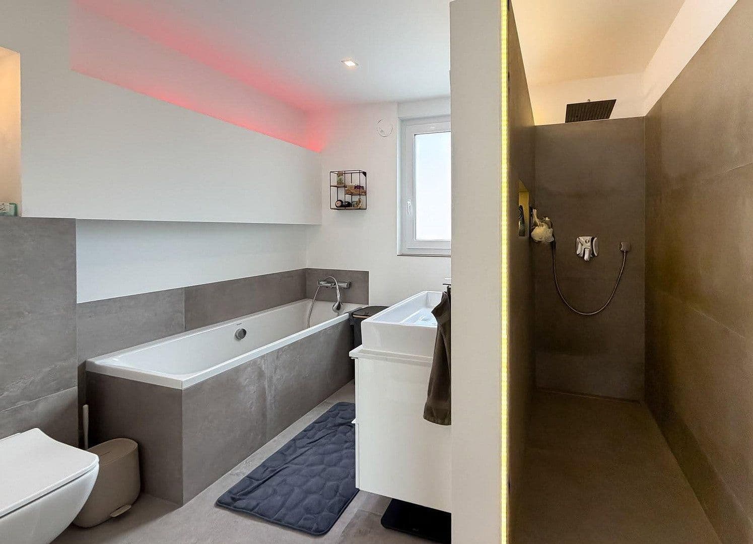 Predaj domu 152 m², pozemok 222 m², Nieder-Olm, Porýnie-Falcko Predaj domu 152 m², pozemok 222 m², Nieder-Olm, Porýnie-Falcko