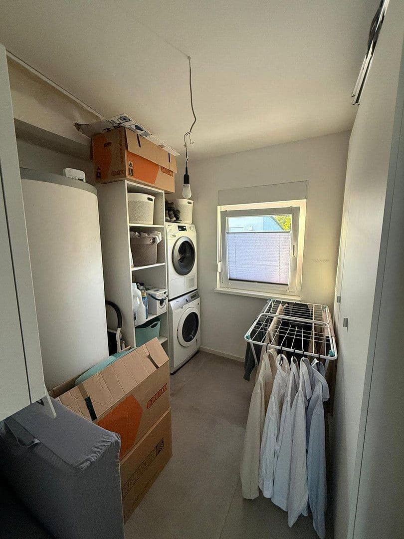 Predaj domu 152 m², pozemek 264 m², Nieder-Olm, Porýnie-Falcko Predaj domu 152 m², pozemek 264 m², Nieder-Olm, Porýnie-Falcko