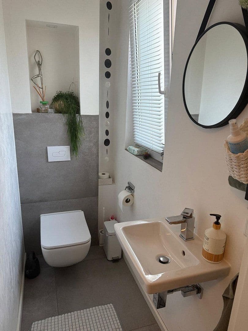 Predaj domu 152 m², pozemek 264 m², Nieder-Olm, Porýnie-Falcko Predaj domu 152 m², pozemek 264 m², Nieder-Olm, Porýnie-Falcko
