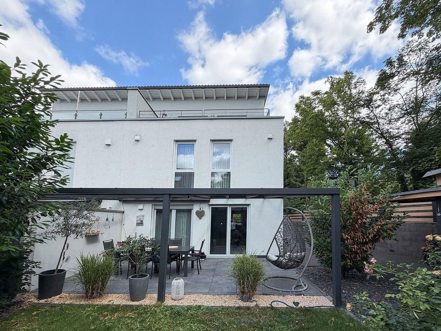 Predaj domu 152 m², pozemok 222 m², Nieder-Olm, Porýnie-Falcko Predaj domu 152 m², pozemok 222 m², Nieder-Olm, Porýnie-Falcko