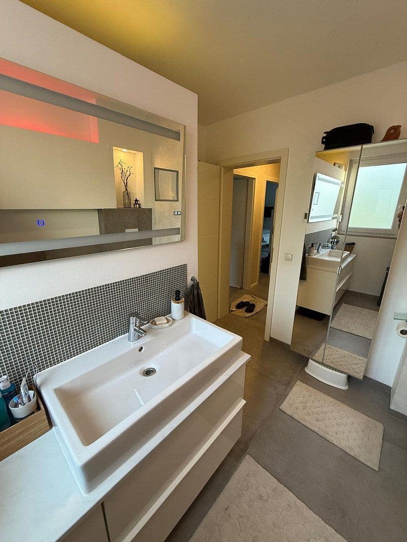 Predaj domu 152 m², pozemek 264 m², Nieder-Olm, Porýnie-Falcko Predaj domu 152 m², pozemek 264 m², Nieder-Olm, Porýnie-Falcko