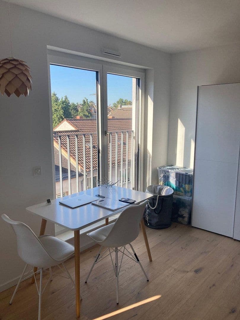 Prenájom bytu 1-izbový 34 m², Düsseldorf, Severné Porýnie - Westfálsko Prenájom bytu 1-izbový 34 m², Düsseldorf, Severné Porýnie - Westfálsko