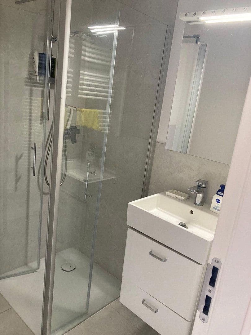 Prenájom bytu 1-izbový 34 m², Düsseldorf, Severné Porýnie - Westfálsko Prenájom bytu 1-izbový 34 m², Düsseldorf, Severné Porýnie - Westfálsko