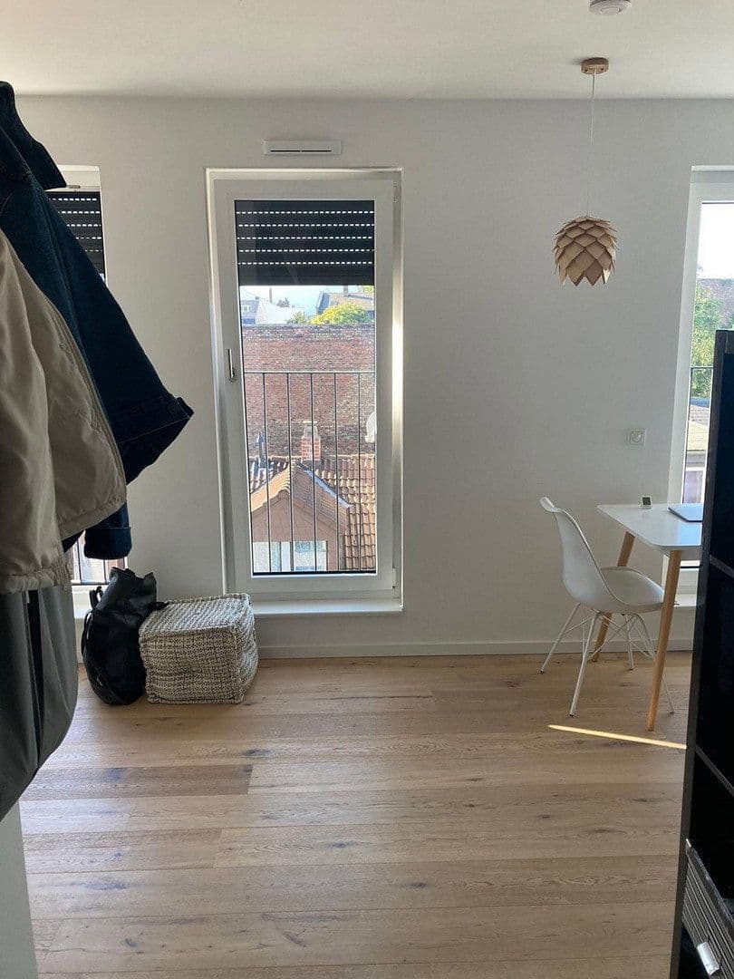 Prenájom bytu 1-izbový 34 m², Düsseldorf, Severné Porýnie - Westfálsko Prenájom bytu 1-izbový 34 m², Düsseldorf, Severné Porýnie - Westfálsko