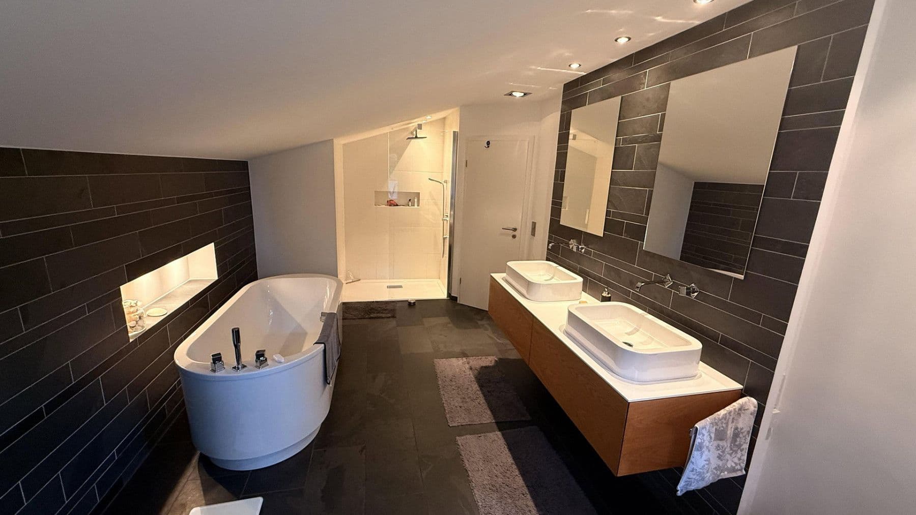 Prenájom domu 200 m², pozemek 1.333 m², Seevetal, Dolné Sasko Prenájom domu 200 m², pozemek 1.333 m², Seevetal, Dolné Sasko