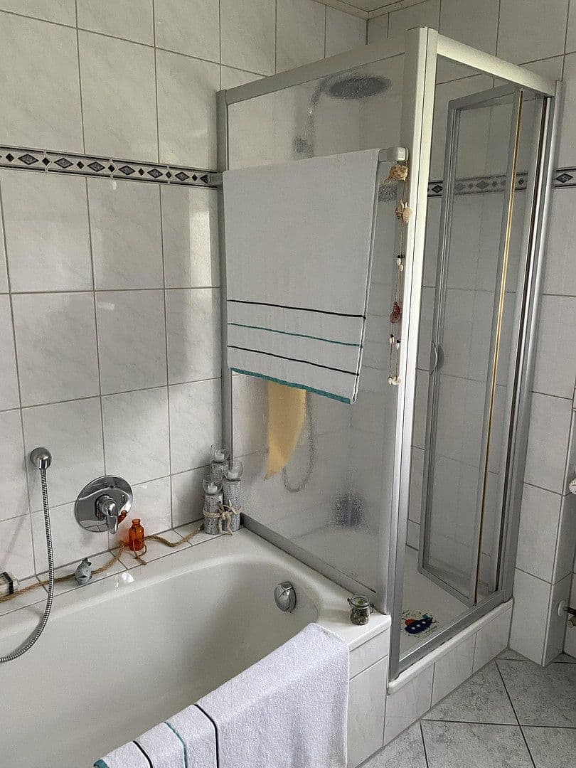 Prenájom bytu 4-izbový 90 m², Schieder-Schwalenberg, Severné Porýnie - Westfálsko Prenájom bytu 4-izbový 90 m², Schieder-Schwalenberg, Severné Porýnie - Westfálsko