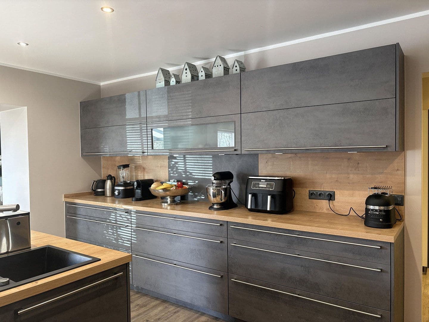 Predaj domu 220 m², pozemek 440 m², Brauereistraße 2, Krummhörn, Dolné Sasko Predaj domu 220 m², pozemek 440 m², Brauereistraße 2, Krummhörn, Dolné Sasko