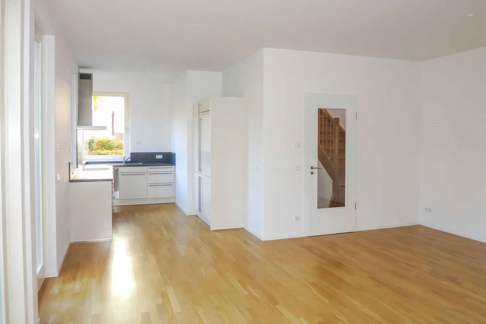 Prenájom bytu 3-izbový 90 m², Gutenbergstraße 83, Potsdam, Brandenbursko Prenájom bytu 3-izbový 90 m², Gutenbergstraße 83, Potsdam, Brandenbursko