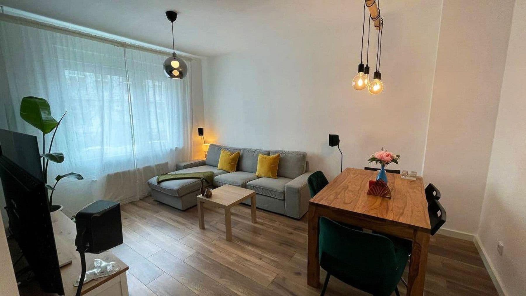 Prenájom bytu 2-izbový 53 m², Berlin, Berlín Prenájom bytu 2-izbový 53 m², Berlin, Berlín
