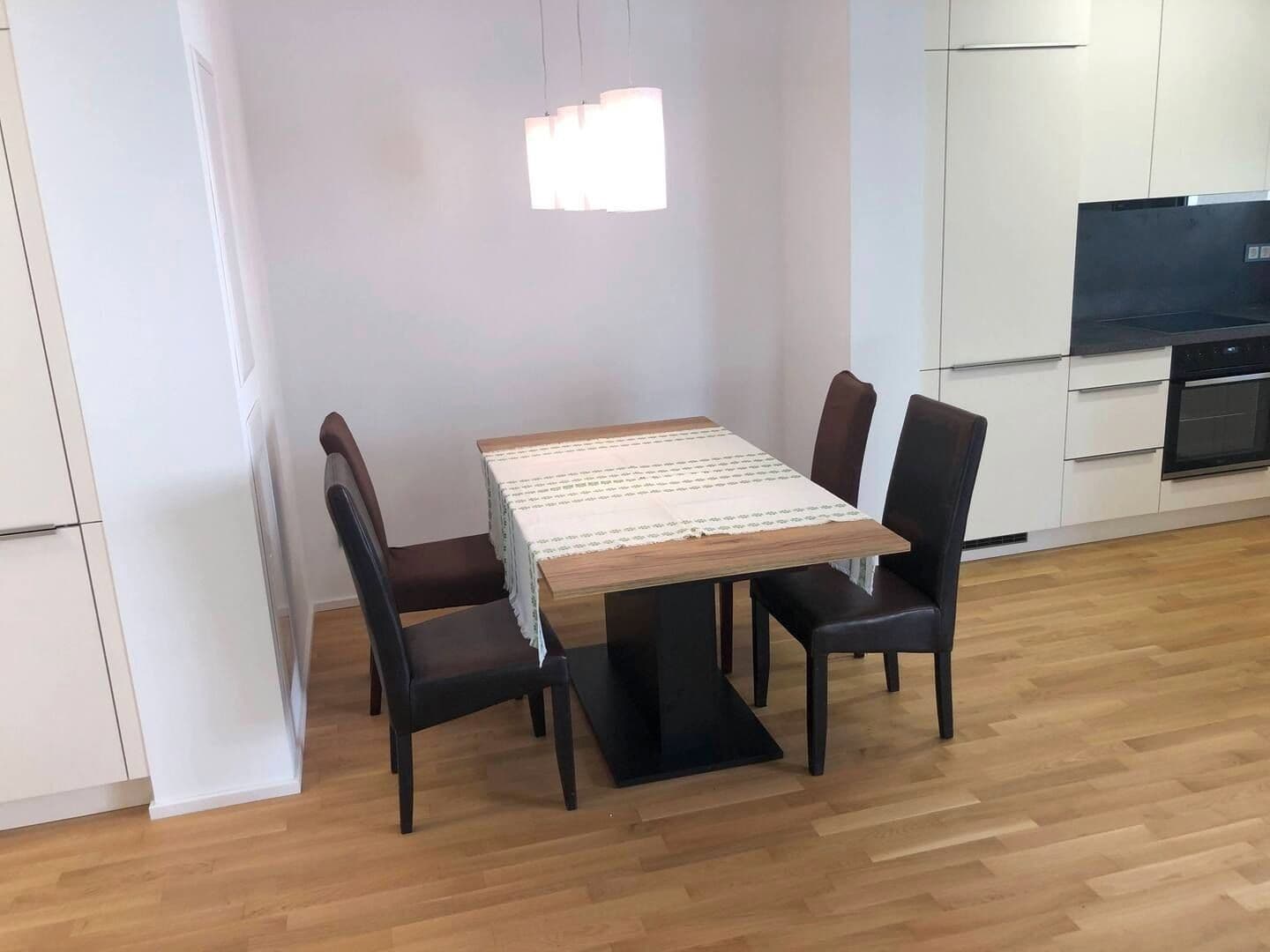 Prenájom bytu 2-izbový 62 m², Sindelfingen, Bádensko-Wurttembersko Prenájom bytu 2-izbový 62 m², Sindelfingen, Bádensko-Wurttembersko