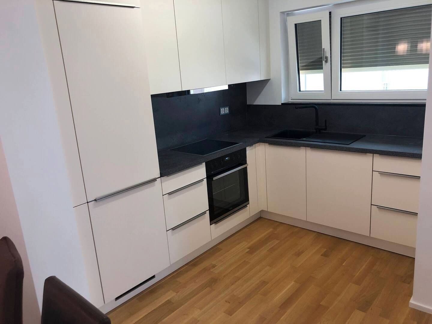 Prenájom bytu 2-izbový 62 m², Sindelfingen, Bádensko-Wurttembersko Prenájom bytu 2-izbový 62 m², Sindelfingen, Bádensko-Wurttembersko