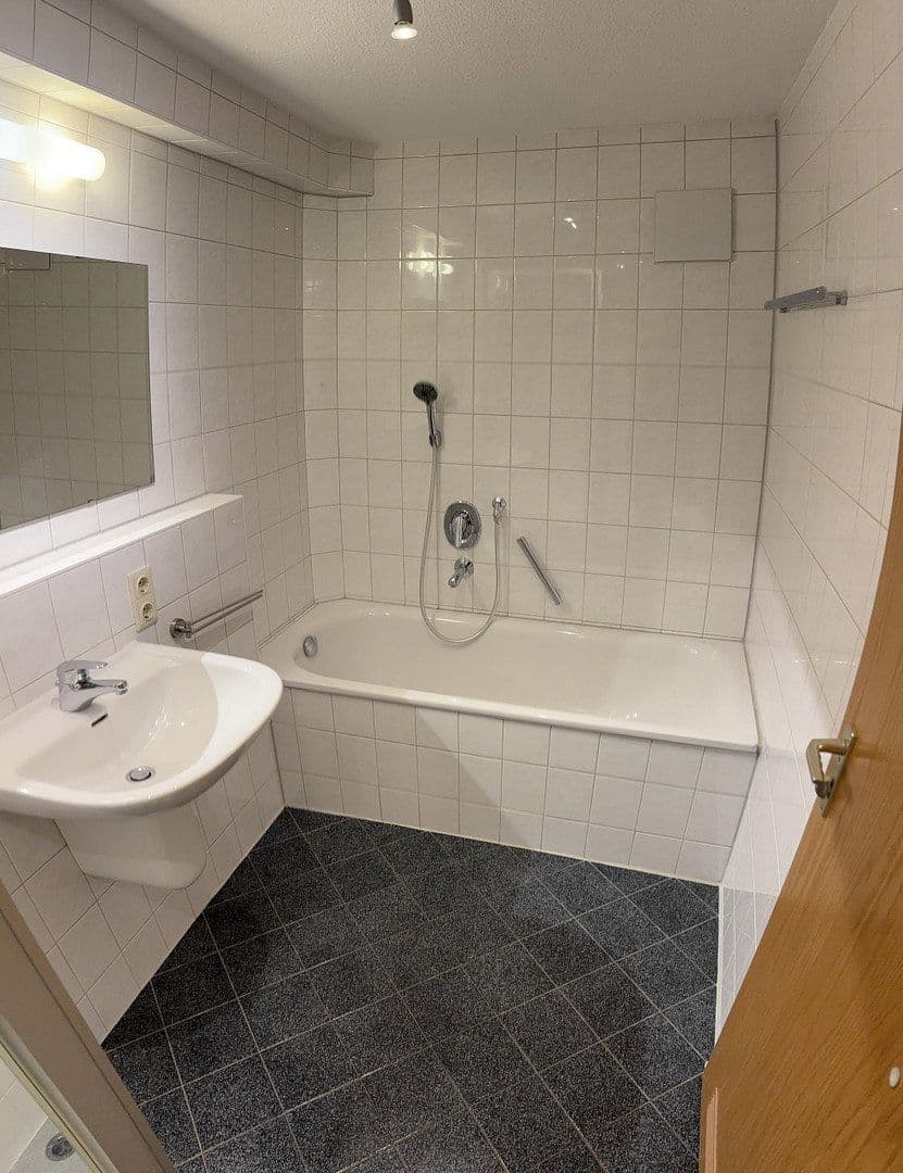 Predaj bytu 3-izbový 76 m², Weinstadt, Bádensko-Wurttembersko Predaj bytu 3-izbový 76 m², Weinstadt, Bádensko-Wurttembersko
