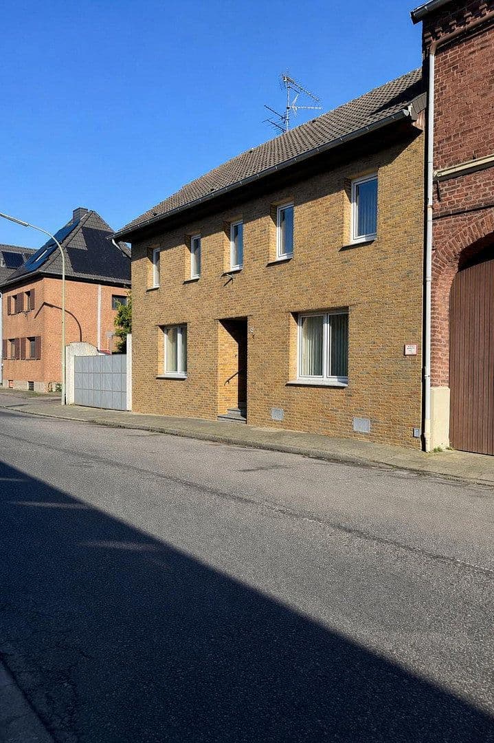 Predaj domu 145 m², pozemek 1.020 m², Erkelenz, Severné Porýnie - Westfálsko Predaj domu 145 m², pozemek 1.020 m², Erkelenz, Severné Porýnie - Westfálsko