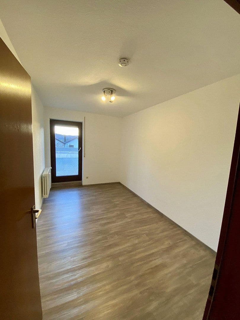 Prenájom bytu 4-izbový 117 m², Albstadt, Bádensko-Wurttembersko Prenájom bytu 4-izbový 117 m², Albstadt, Bádensko-Wurttembersko