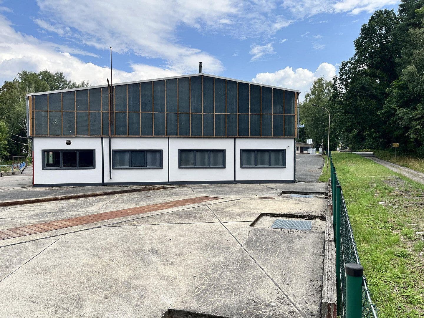 Prenájom nebytového priestoru 9.536 m², Niesky, Sasko Prenájom nebytového priestoru 9.536 m², Niesky, Sasko