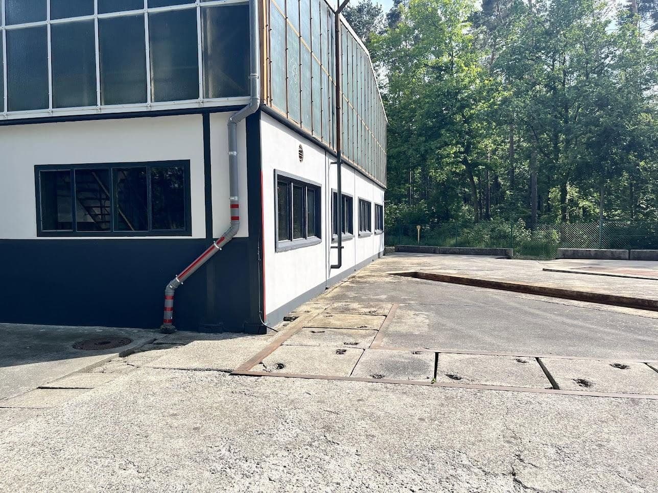 Prenájom nebytového priestoru 9.536 m², Niesky, Sasko Prenájom nebytového priestoru 9.536 m², Niesky, Sasko